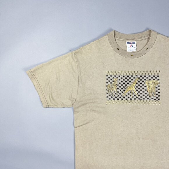 Vintage Graphic T-Shirt | 90's Khaki Beige Green T-Shirt with Jungle Animals - Picture 4 of 7